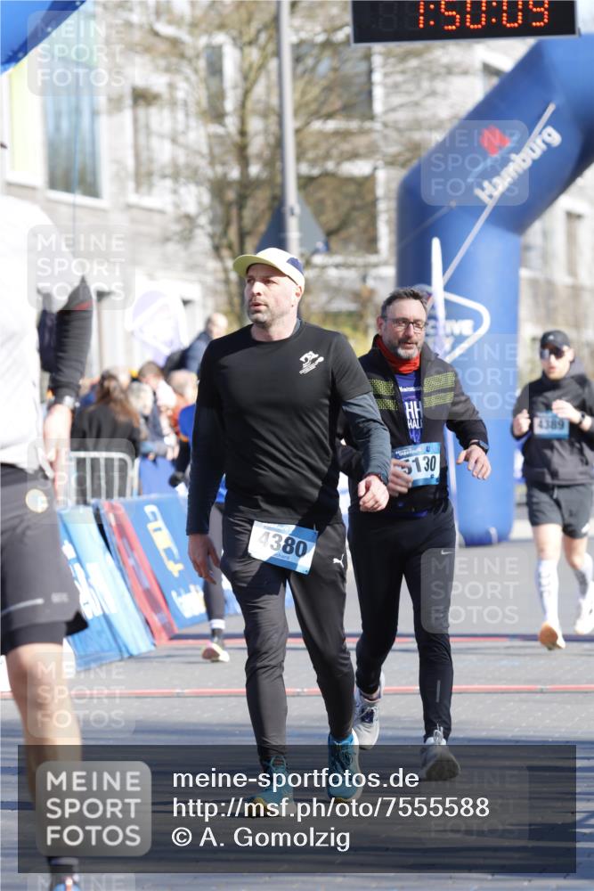 06.04.2025 - 44. Internationalen Wilhelmsburger Insellauf A. Gomolzig http://msf.ph/oto/7555588 06.04.2025 10:40:07 Ziel 3544, 3887, 4380, 4389, 4501, 5130 meine-sportfotos.de