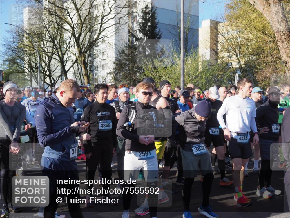 06.04.2025 - 44. Internationalen Wilhelmsburger Insellauf Luisa Fischer http://msf.ph/oto/7555592 06.04.2025 08:46:35 Ziel 31, 4285, 4358, 3591, 3832, 4514, 4425, 361 meine-sportfotos.de