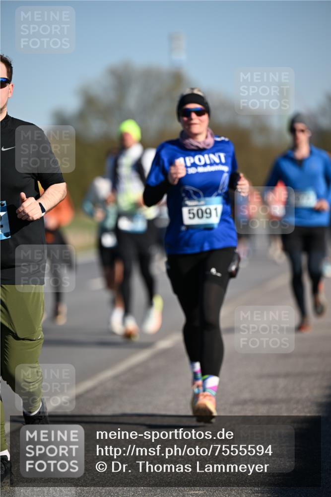 06.04.2025 - 44. Internationalen Wilhelmsburger Insellauf Dr. Thomas Lammeyer http://msf.ph/oto/7555594 06.04.2025 09:31:28 Laufen 30, 5091 meine-sportfotos.de