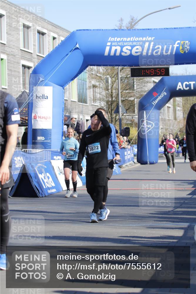 06.04.2025 - 44. Internationalen Wilhelmsburger Insellauf A. Gomolzig http://msf.ph/oto/7555612 06.04.2025 10:39:57 Ziel 3729, 3872, 3887, 4344 meine-sportfotos.de