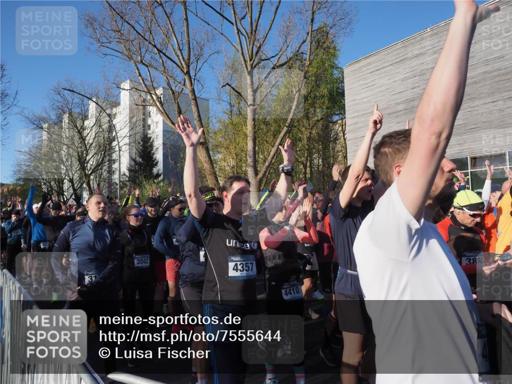 06.04.2025 - 44. Internationalen Wilhelmsburger Insellauf Luisa Fischer http://msf.ph/oto/7555644 06.04.2025 08:48:32 Ziel 31, 3562, 4357, 4410, 388 meine-sportfotos.de