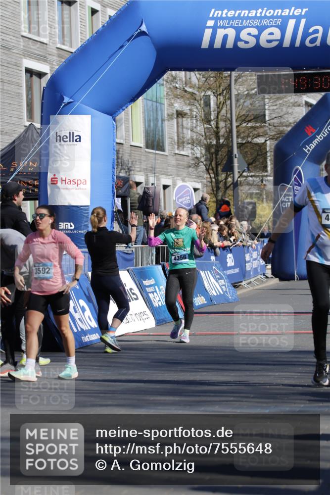 06.04.2025 - 44. Internationalen Wilhelmsburger Insellauf A. Gomolzig http://msf.ph/oto/7555648 06.04.2025 10:39:28 Ziel 3592, 3915, 4356, 4560, 4592 meine-sportfotos.de