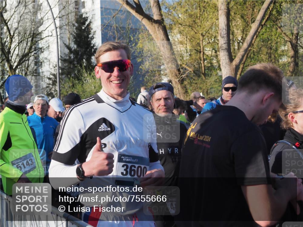 06.04.2025 - 44. Internationalen Wilhelmsburger Insellauf Luisa Fischer http://msf.ph/oto/7555666 06.04.2025 08:49:03 Ziel 5143, 01, 44, 3600, 2024, 4 meine-sportfotos.de