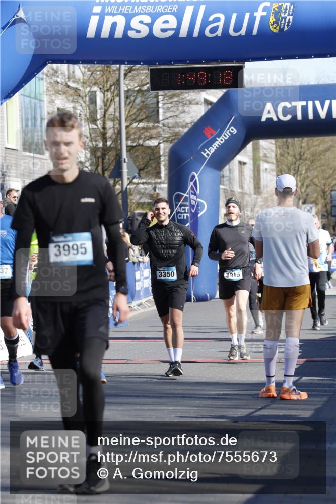 06.04.2025 - 44. Internationalen Wilhelmsburger Insellauf A. Gomolzig http://msf.ph/oto/7555673 06.04.2025 10:39:16 Ziel 3350, 3709, 3915, 3995, 4047, 4253, 4337, 4359 meine-sportfotos.de