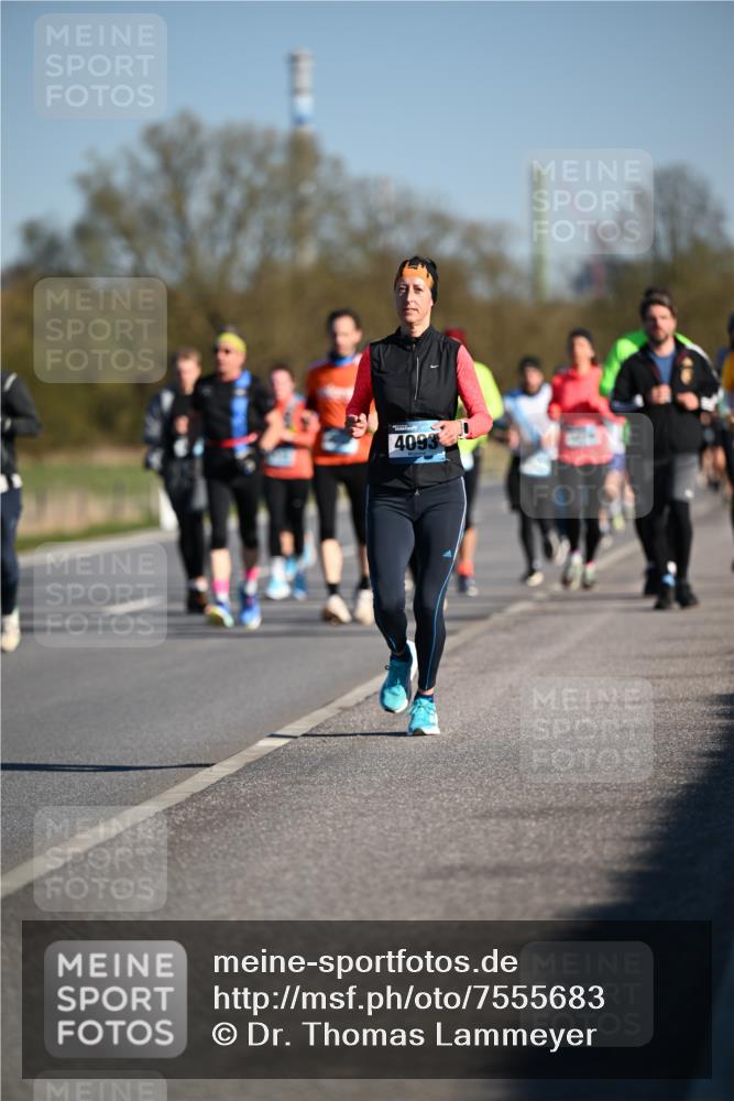 06.04.2025 - 44. Internationalen Wilhelmsburger Insellauf Dr. Thomas Lammeyer http://msf.ph/oto/7555683 06.04.2025 09:31:34 Laufen 4093 meine-sportfotos.de
