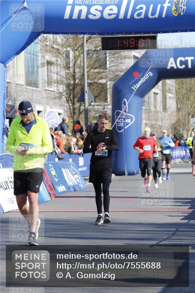 06.04.2025 - 44. Internationalen Wilhelmsburger Insellauf A. Gomolzig http://msf.ph/oto/7555688 06.04.2025 10:39:06 Ziel 3346, 3995 meine-sportfotos.de