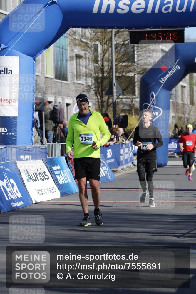 06.04.2025 - 44. Internationalen Wilhelmsburger Insellauf A. Gomolzig http://msf.ph/oto/7555691 06.04.2025 10:39:04 Ziel 3346, 3995 meine-sportfotos.de