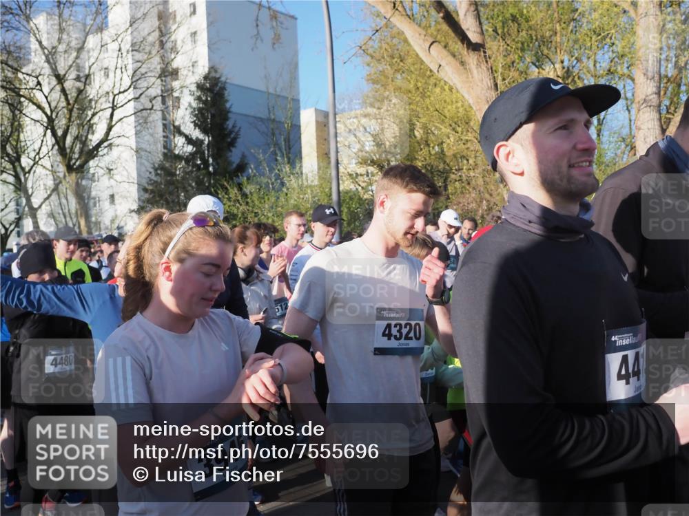 06.04.2025 - 44. Internationalen Wilhelmsburger Insellauf Luisa Fischer http://msf.ph/oto/7555696 06.04.2025 08:50:13 Ziel 4480, 512, 3945, 44, 4320, 44 meine-sportfotos.de