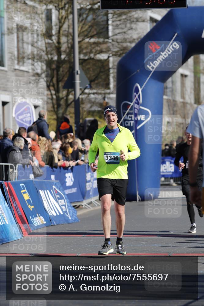 06.04.2025 - 44. Internationalen Wilhelmsburger Insellauf A. Gomolzig http://msf.ph/oto/7555697 06.04.2025 10:39:02 Ziel 3346, 3672, 5008 meine-sportfotos.de