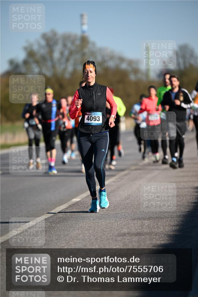 06.04.2025 - 44. Internationalen Wilhelmsburger Insellauf Dr. Thomas Lammeyer http://msf.ph/oto/7555706 06.04.2025 09:31:35 Laufen 4093 meine-sportfotos.de