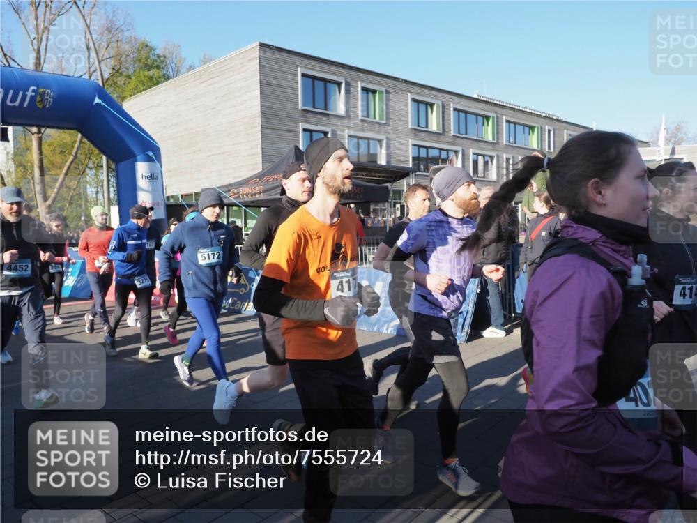 06.04.2025 - 44. Internationalen Wilhelmsburger Insellauf Luisa Fischer http://msf.ph/oto/7555724 06.04.2025 08:51:43 Ziel 4452, 3275, 107, 5172, 417, 40, 414 meine-sportfotos.de