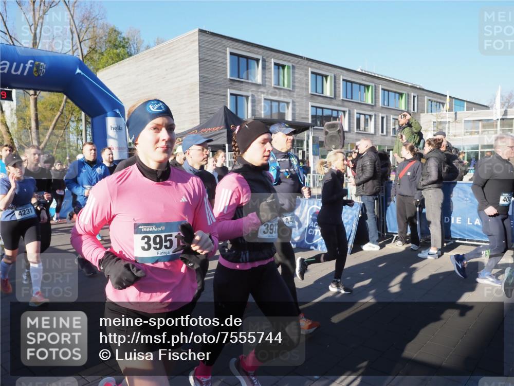 06.04.2025 - 44. Internationalen Wilhelmsburger Insellauf Luisa Fischer http://msf.ph/oto/7555744 06.04.2025 08:51:49 Ziel 9, 4231, 95, 3951, 393, 402 meine-sportfotos.de
