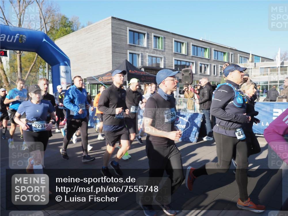 06.04.2025 - 44. Internationalen Wilhelmsburger Insellauf Luisa Fischer http://msf.ph/oto/7555748 06.04.2025 08:51:49 Ziel 19, 4030, 4231, 3047, 3390, 4094, 44 meine-sportfotos.de