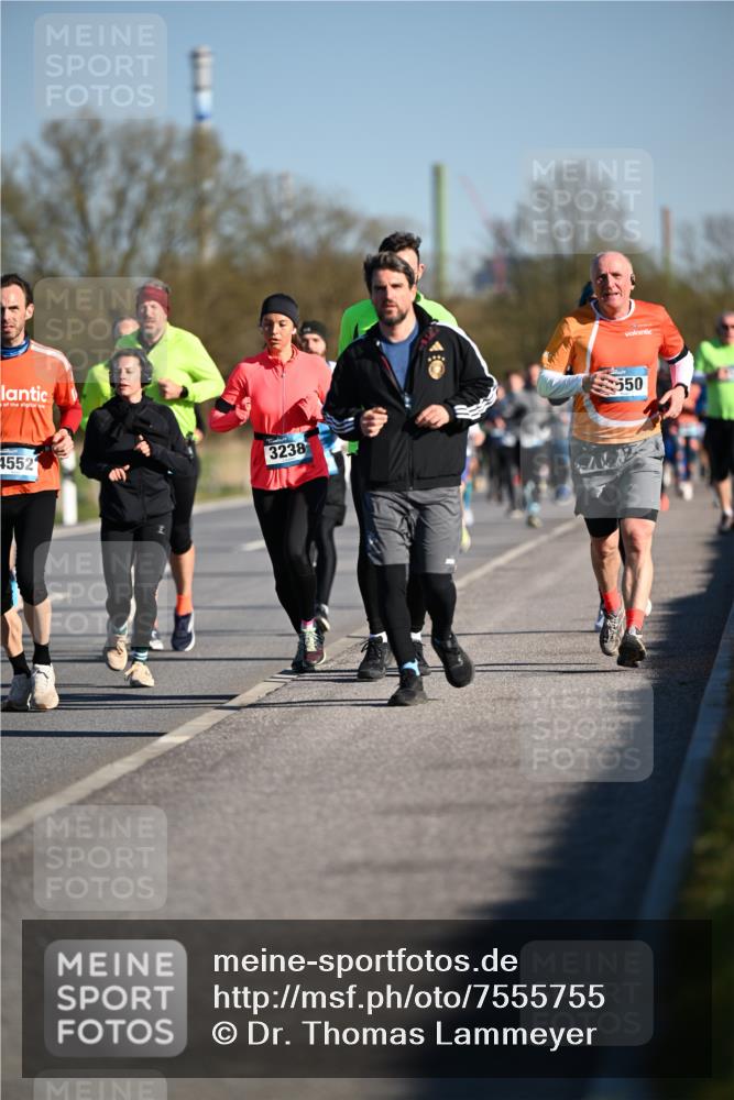 06.04.2025 - 44. Internationalen Wilhelmsburger Insellauf Dr. Thomas Lammeyer http://msf.ph/oto/7555755 06.04.2025 09:31:38 Laufen 45521, 3238, 550 meine-sportfotos.de