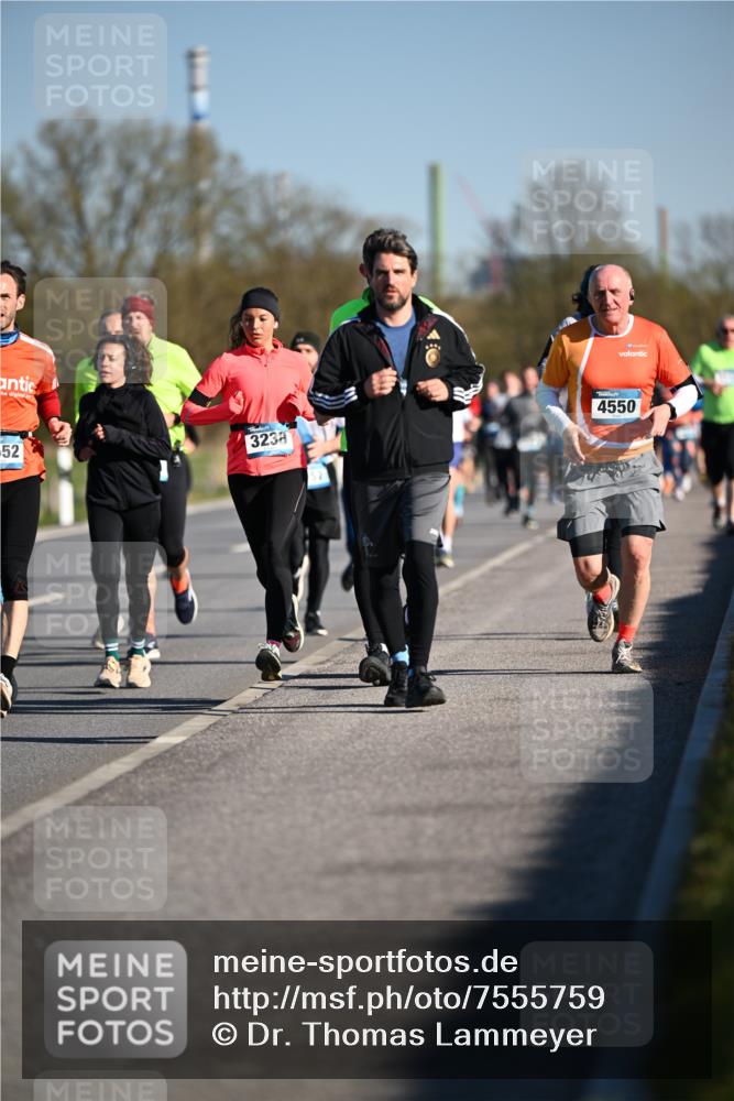 06.04.2025 - 44. Internationalen Wilhelmsburger Insellauf Dr. Thomas Lammeyer http://msf.ph/oto/7555759 06.04.2025 09:31:38 Laufen 52, 3238, 4550 meine-sportfotos.de