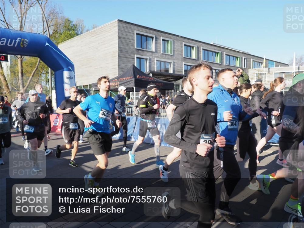 06.04.2025 - 44. Internationalen Wilhelmsburger Insellauf Luisa Fischer http://msf.ph/oto/7555760 06.04.2025 08:51:50 Ziel 0, 3094, 3567, 3674, 4030, 4445, 20, 3047 meine-sportfotos.de