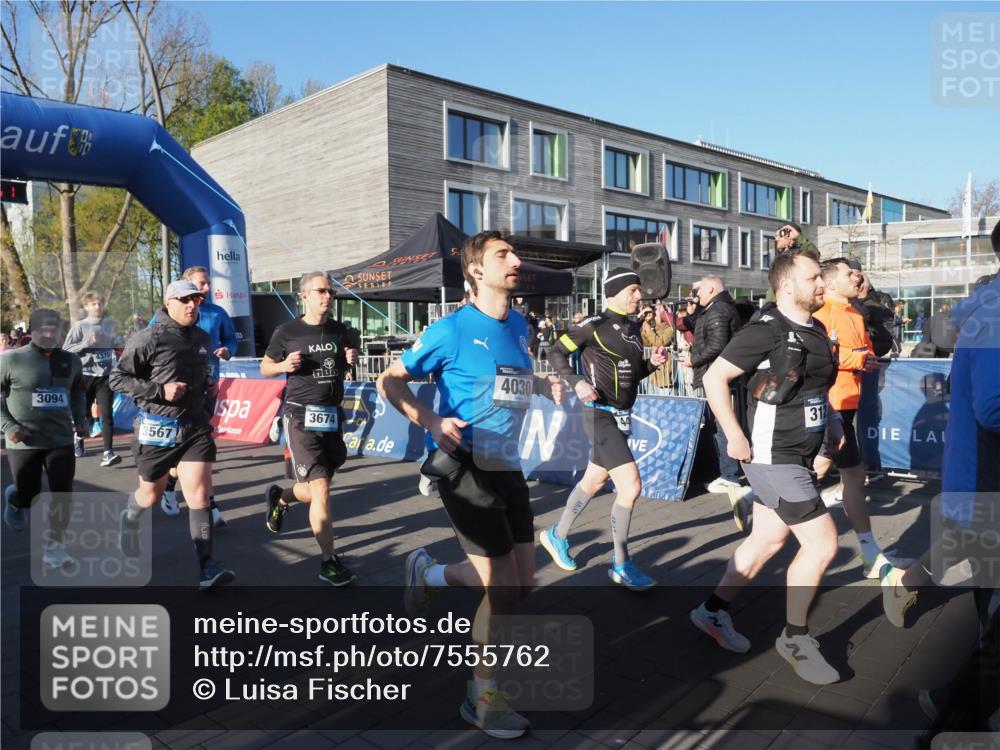 06.04.2025 - 44. Internationalen Wilhelmsburger Insellauf Luisa Fischer http://msf.ph/oto/7555762 06.04.2025 08:51:51 Ziel 4370, 1, 3094, 3567, 3674, 4030, 44, 312 meine-sportfotos.de