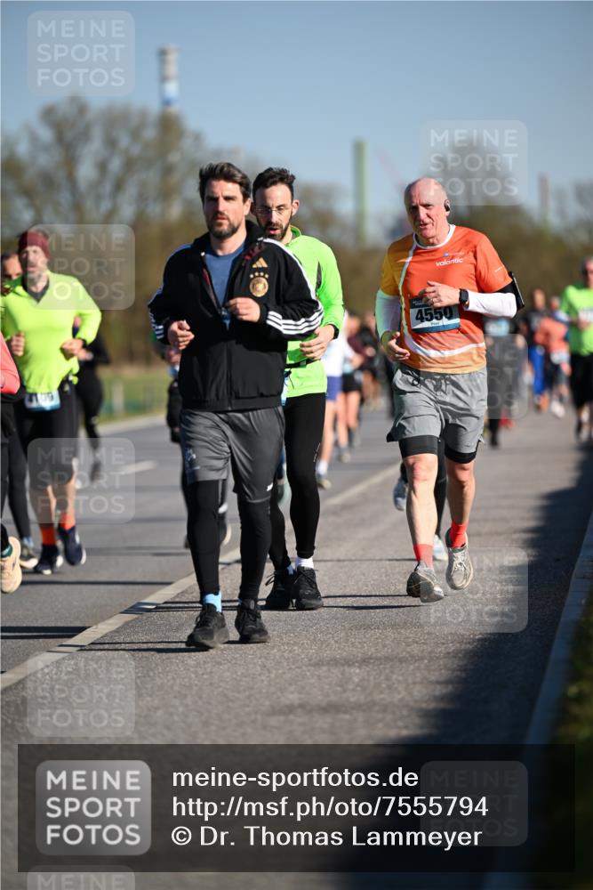 06.04.2025 - 44. Internationalen Wilhelmsburger Insellauf Dr. Thomas Lammeyer http://msf.ph/oto/7555794 06.04.2025 09:31:40 Laufen 4109, 4550 meine-sportfotos.de