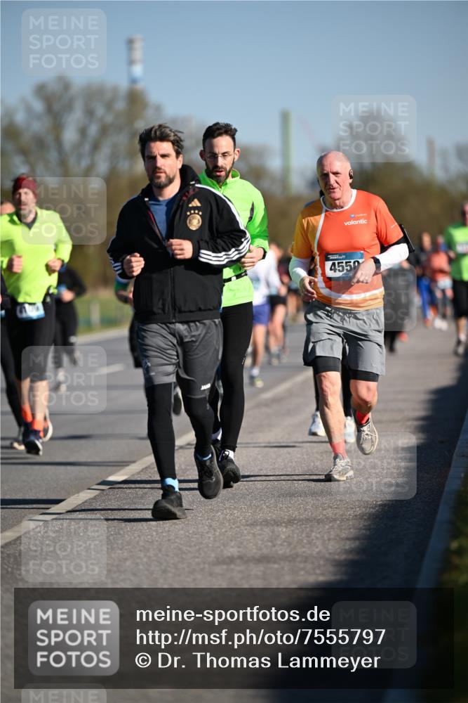 06.04.2025 - 44. Internationalen Wilhelmsburger Insellauf Dr. Thomas Lammeyer http://msf.ph/oto/7555797 06.04.2025 09:31:40 Laufen 4550 meine-sportfotos.de