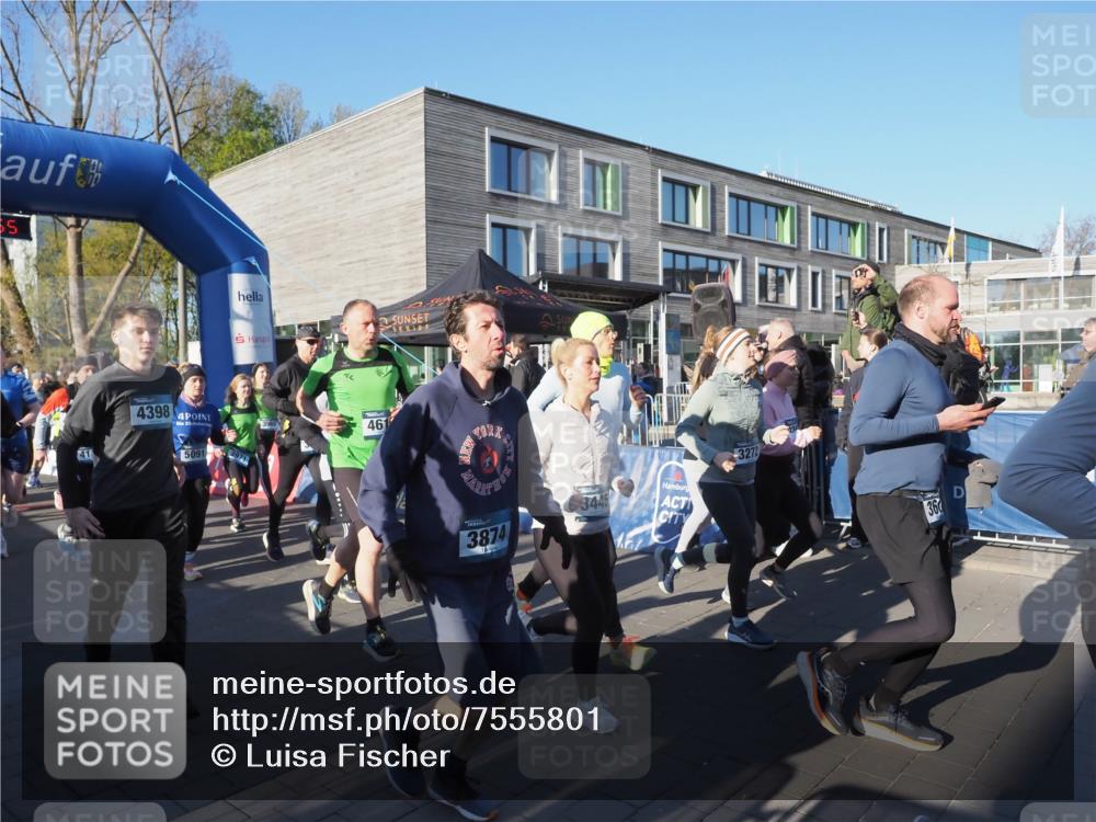 06.04.2025 - 44. Internationalen Wilhelmsburger Insellauf Luisa Fischer http://msf.ph/oto/7555801 06.04.2025 08:51:55 Ziel 41, 4398, 4, 461, 5091, 39, 3446, 3874, 3272, 36 meine-sportfotos.de