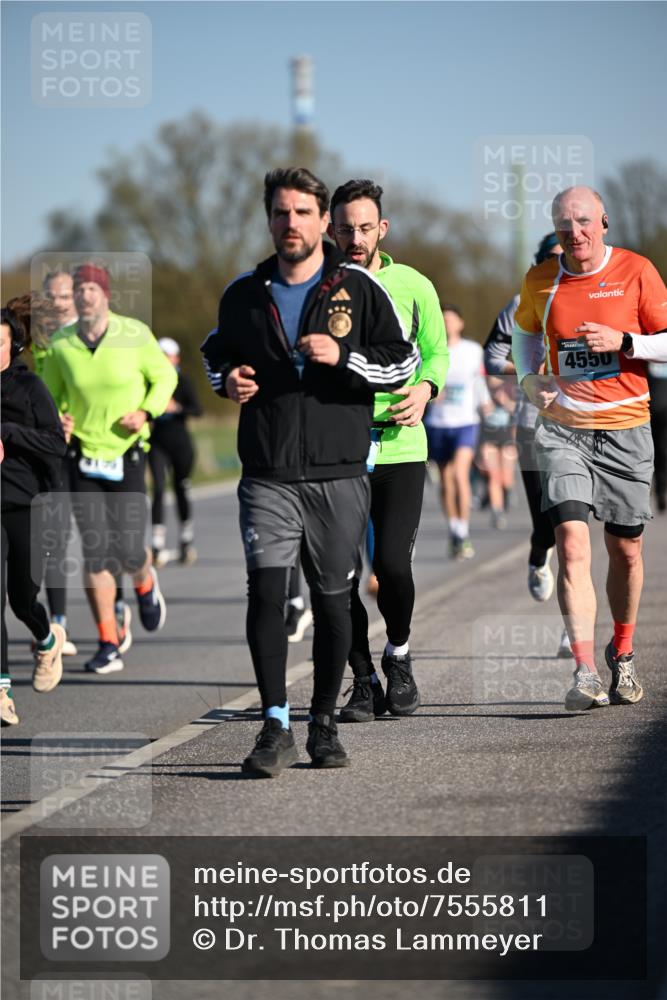 06.04.2025 - 44. Internationalen Wilhelmsburger Insellauf Dr. Thomas Lammeyer http://msf.ph/oto/7555811 06.04.2025 09:31:41 Laufen 4550 meine-sportfotos.de