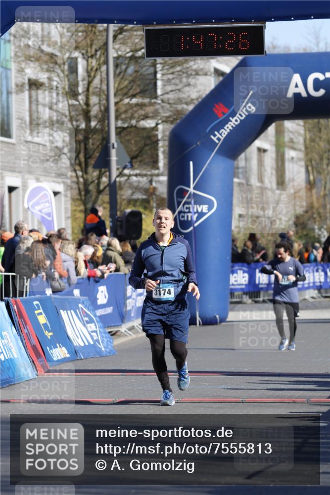 06.04.2025 - 44. Internationalen Wilhelmsburger Insellauf A. Gomolzig http://msf.ph/oto/7555813 06.04.2025 10:37:24 Ziel 3174, 4515 meine-sportfotos.de