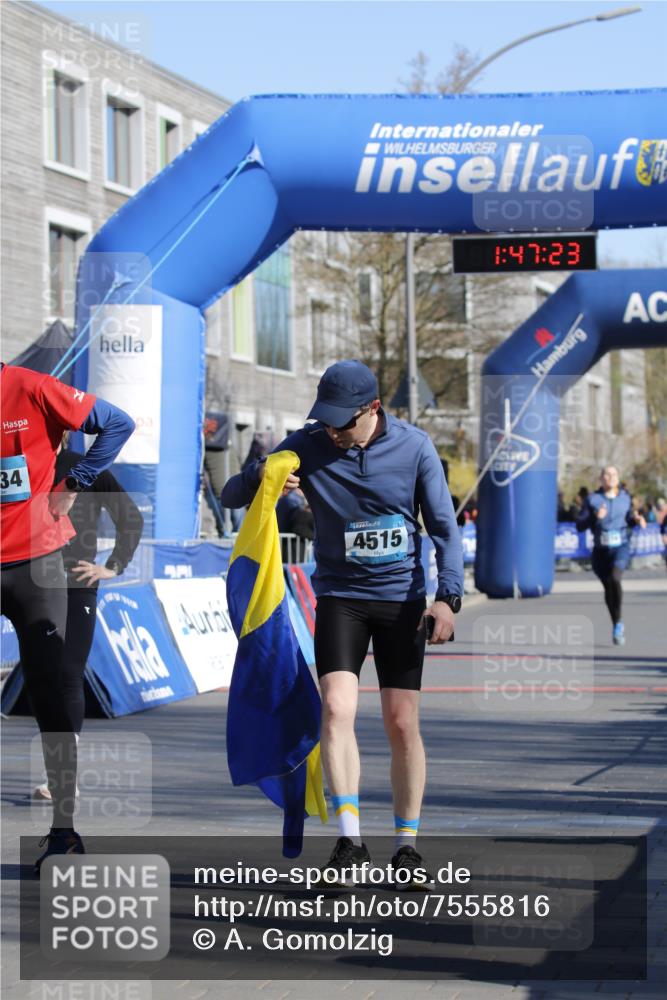 06.04.2025 - 44. Internationalen Wilhelmsburger Insellauf A. Gomolzig http://msf.ph/oto/7555816 06.04.2025 10:37:22 Ziel 4515 meine-sportfotos.de