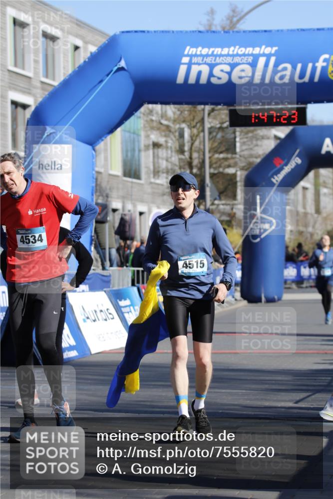 06.04.2025 - 44. Internationalen Wilhelmsburger Insellauf A. Gomolzig http://msf.ph/oto/7555820 06.04.2025 10:37:21 Ziel 4099, 4515, 5067, 5084 meine-sportfotos.de