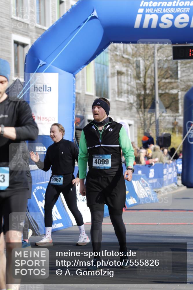 06.04.2025 - 44. Internationalen Wilhelmsburger Insellauf A. Gomolzig http://msf.ph/oto/7555826 06.04.2025 10:37:13 Ziel 3543, 3819, 4099, 4587, 5067, 5084, 5198 meine-sportfotos.de