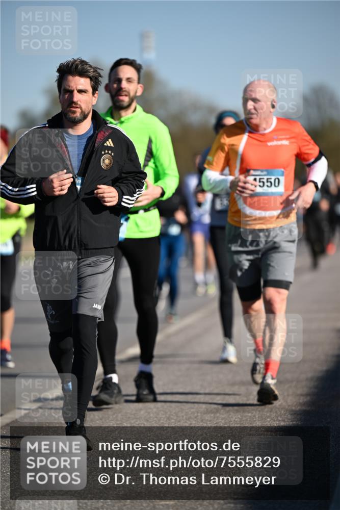 06.04.2025 - 44. Internationalen Wilhelmsburger Insellauf Dr. Thomas Lammeyer http://msf.ph/oto/7555829 06.04.2025 09:31:42 Laufen 550 meine-sportfotos.de