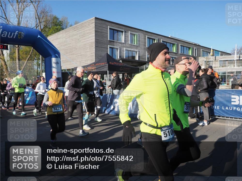 06.04.2025 - 44. Internationalen Wilhelmsburger Insellauf Luisa Fischer http://msf.ph/oto/7555842 06.04.2025 08:52:01 Ziel 01, 3223, 510 meine-sportfotos.de