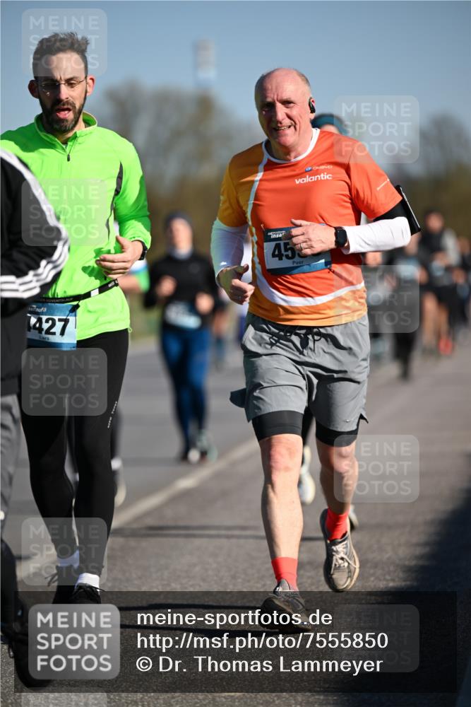 06.04.2025 - 44. Internationalen Wilhelmsburger Insellauf Dr. Thomas Lammeyer http://msf.ph/oto/7555850 06.04.2025 09:31:43 Laufen 1427, 45 meine-sportfotos.de