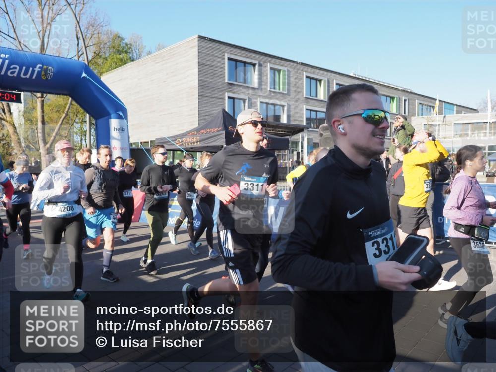 06.04.2025 - 44. Internationalen Wilhelmsburger Insellauf Luisa Fischer http://msf.ph/oto/7555867 06.04.2025 08:52:04 Ziel 2, 04, 4208, 3151, 3943, 3311, 32, 331, 3638 meine-sportfotos.de