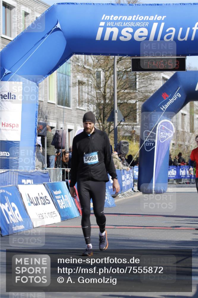 06.04.2025 - 44. Internationalen Wilhelmsburger Insellauf A. Gomolzig http://msf.ph/oto/7555872 06.04.2025 10:36:51 Ziel 4293, 4534, 5098 meine-sportfotos.de