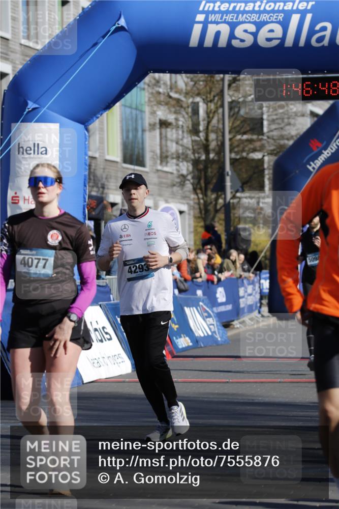 06.04.2025 - 44. Internationalen Wilhelmsburger Insellauf A. Gomolzig http://msf.ph/oto/7555876 06.04.2025 10:36:46 Ziel 4077, 4293, 5098 meine-sportfotos.de