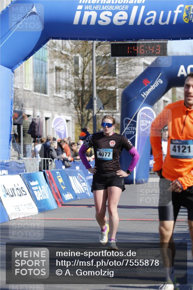 06.04.2025 - 44. Internationalen Wilhelmsburger Insellauf A. Gomolzig http://msf.ph/oto/7555878 06.04.2025 10:36:42 Ziel 3139, 4077, 4293 meine-sportfotos.de
