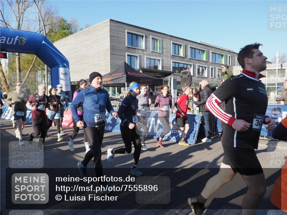 06.04.2025 - 44. Internationalen Wilhelmsburger Insellauf Luisa Fischer http://msf.ph/oto/7555896 06.04.2025 08:52:16 Ziel 6, 4184, 3278, 337, 3647, 3, 36, 3277, 280, 30 meine-sportfotos.de