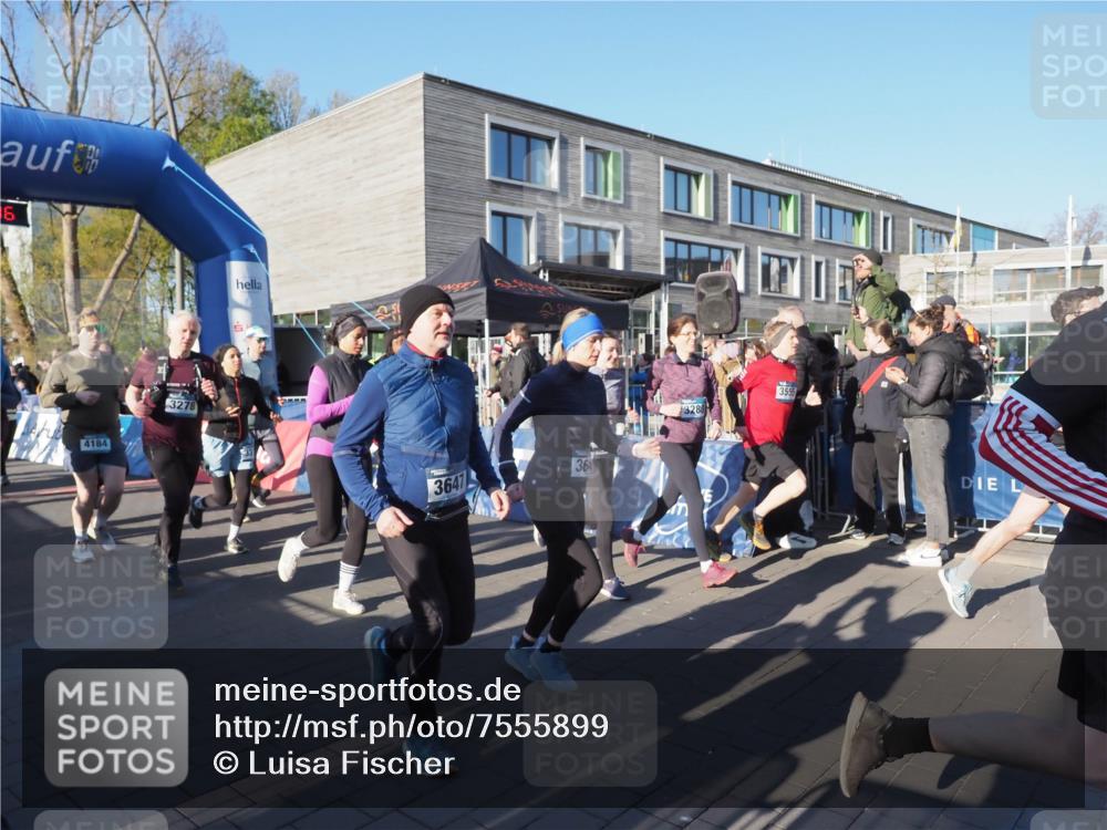 06.04.2025 - 44. Internationalen Wilhelmsburger Insellauf Luisa Fischer http://msf.ph/oto/7555899 06.04.2025 08:52:16 Ziel 16, 4184, 3278, 3647, 36, 3280, 3555 meine-sportfotos.de