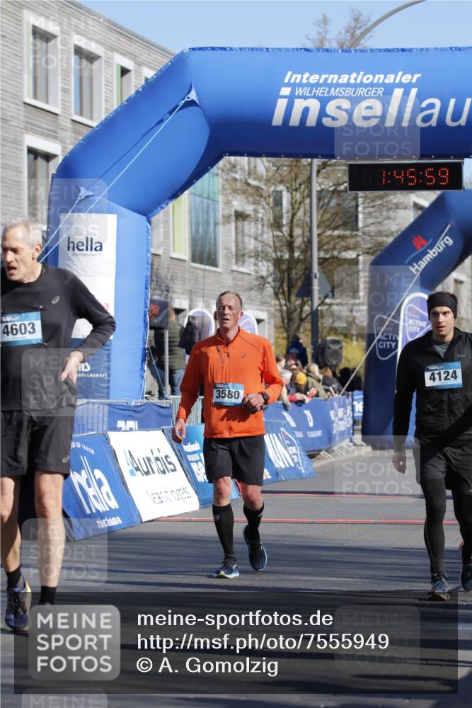 06.04.2025 - 44. Internationalen Wilhelmsburger Insellauf A. Gomolzig http://msf.ph/oto/7555949 06.04.2025 10:35:57 Ziel 3580, 4124 meine-sportfotos.de