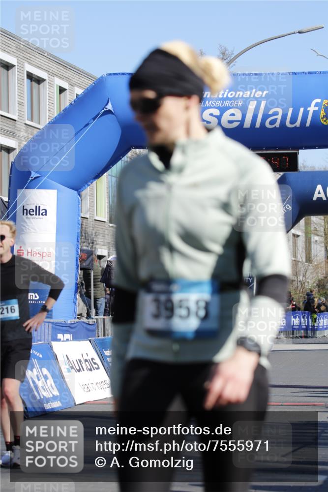 06.04.2025 - 44. Internationalen Wilhelmsburger Insellauf A. Gomolzig http://msf.ph/oto/7555971 06.04.2025 10:35:46 Ziel 3936, 4216, 4312, 4396 meine-sportfotos.de