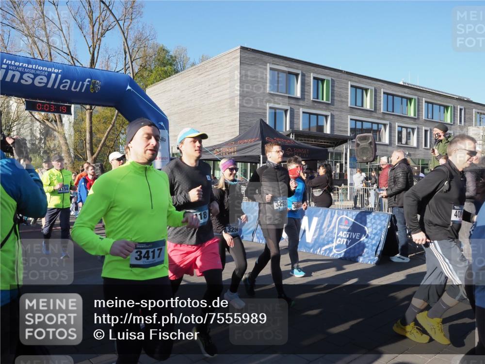 06.04.2025 - 44. Internationalen Wilhelmsburger Insellauf Luisa Fischer http://msf.ph/oto/7555989 06.04.2025 08:53:19 Ziel 0, 03, 19, 3154, 3417, 18, 3256, 3293, 3860, 408 meine-sportfotos.de