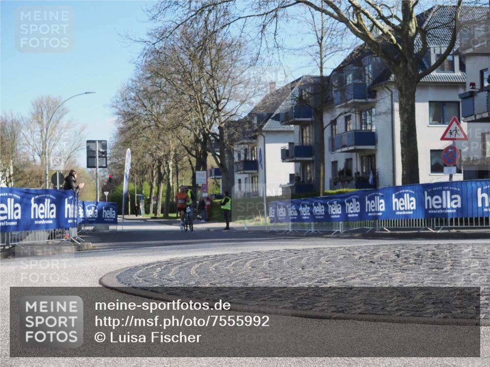 06.04.2025 - 44. Internationalen Wilhelmsburger Insellauf Luisa Fischer http://msf.ph/oto/7555992 06.04.2025 10:05:17 Ziel  meine-sportfotos.de