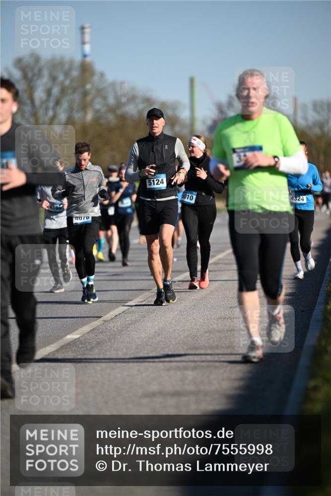 06.04.2025 - 44. Internationalen Wilhelmsburger Insellauf Dr. Thomas Lammeyer http://msf.ph/oto/7555998 06.04.2025 09:31:51 Laufen 4070, 5124, 4324, 5010 meine-sportfotos.de