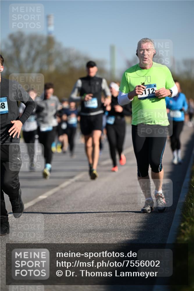 06.04.2025 - 44. Internationalen Wilhelmsburger Insellauf Dr. Thomas Lammeyer http://msf.ph/oto/7556002 06.04.2025 09:31:51 Laufen 8, 20, 112 meine-sportfotos.de