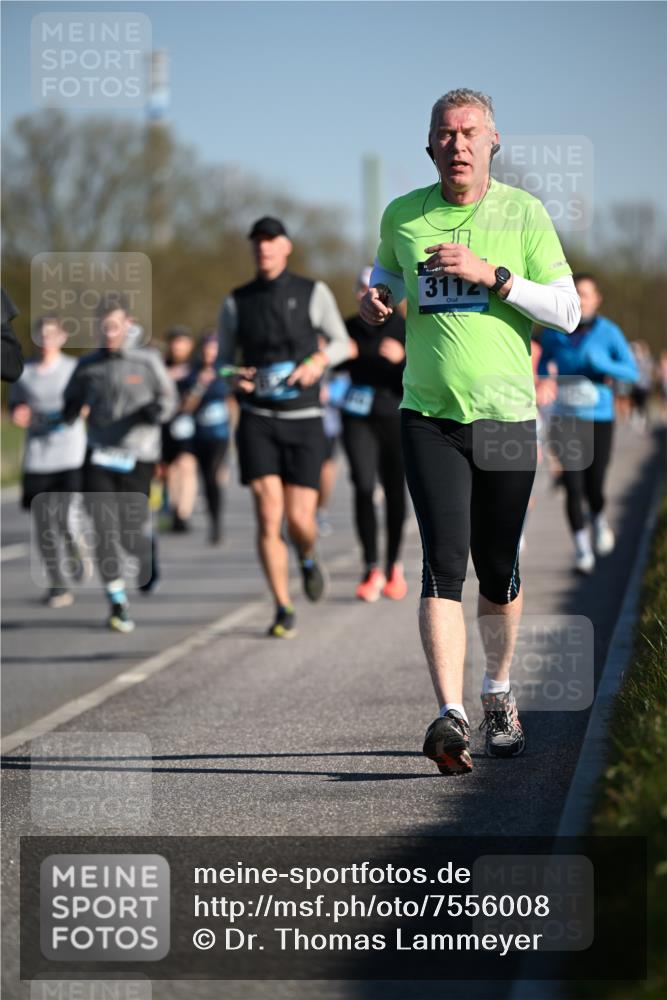 06.04.2025 - 44. Internationalen Wilhelmsburger Insellauf Dr. Thomas Lammeyer http://msf.ph/oto/7556008 06.04.2025 09:31:52 Laufen 3112 meine-sportfotos.de