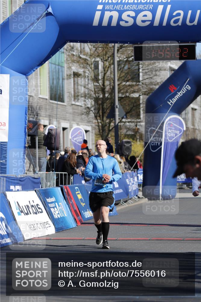06.04.2025 - 44. Internationalen Wilhelmsburger Insellauf A. Gomolzig http://msf.ph/oto/7556016 06.04.2025 10:35:20 Ziel 3118, 3463, 3806, 5029 meine-sportfotos.de