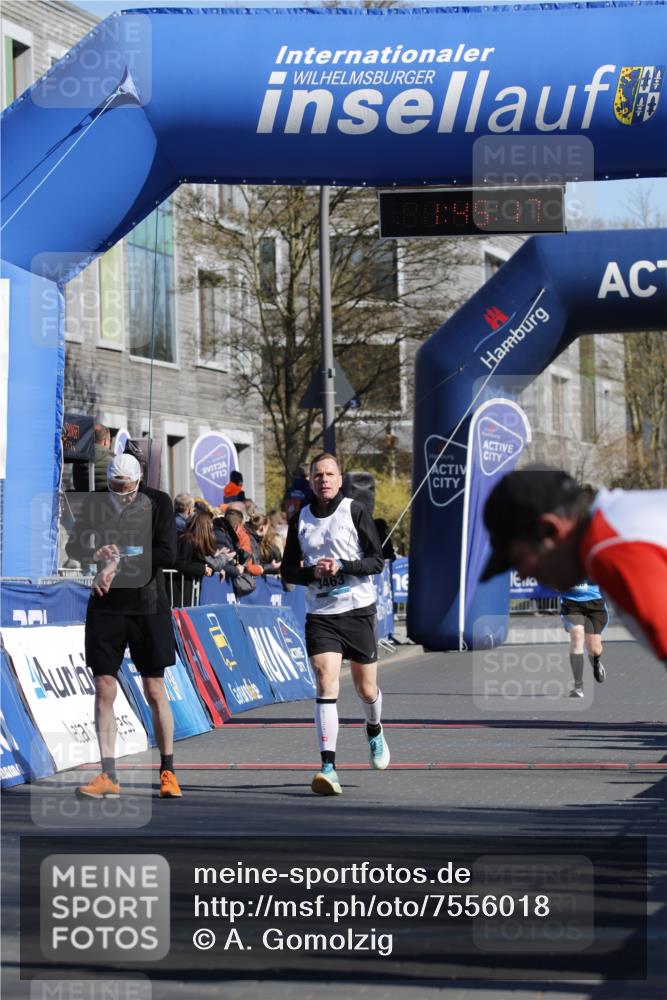 06.04.2025 - 44. Internationalen Wilhelmsburger Insellauf A. Gomolzig http://msf.ph/oto/7556018 06.04.2025 10:35:15 Ziel 3118, 3463, 5029 meine-sportfotos.de