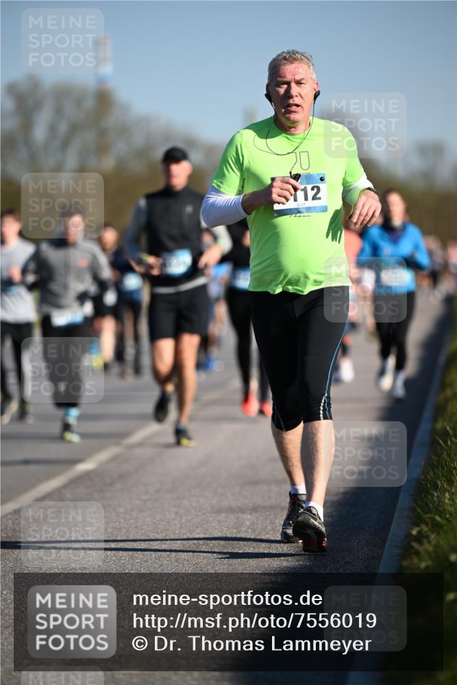 06.04.2025 - 44. Internationalen Wilhelmsburger Insellauf Dr. Thomas Lammeyer http://msf.ph/oto/7556019 06.04.2025 09:31:52 Laufen 20, 12 meine-sportfotos.de