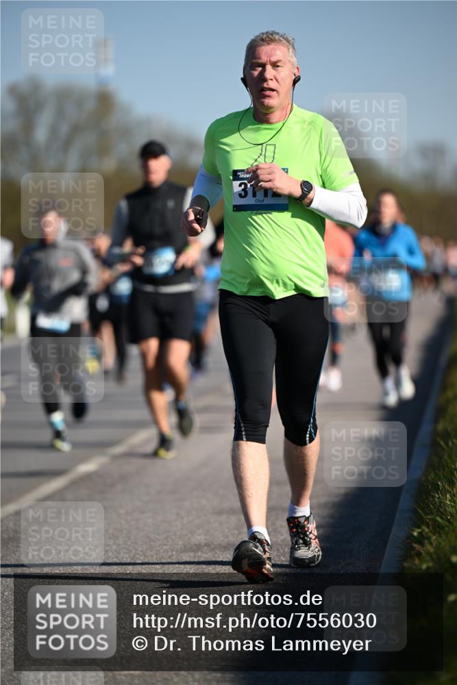 06.04.2025 - 44. Internationalen Wilhelmsburger Insellauf Dr. Thomas Lammeyer http://msf.ph/oto/7556030 06.04.2025 09:31:52 Laufen 317 meine-sportfotos.de