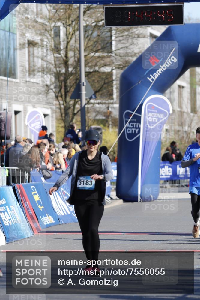 06.04.2025 - 44. Internationalen Wilhelmsburger Insellauf A. Gomolzig http://msf.ph/oto/7556055 06.04.2025 10:34:43 Ziel 3183, 4128, 4152, 4529, 4616 meine-sportfotos.de
